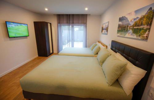 Cozy Apartment With Garden - Photo 5