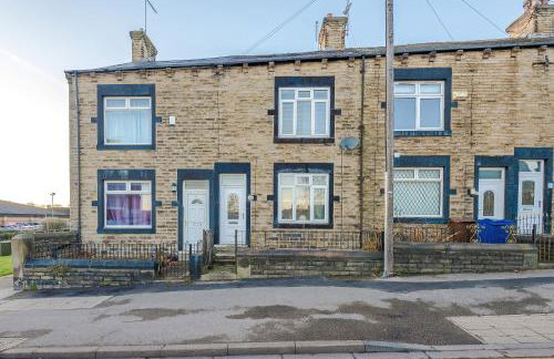 BIG House for Business Stays in Barnsley with 6-bedrooms & 8 Beds by PureStay - Foto 39