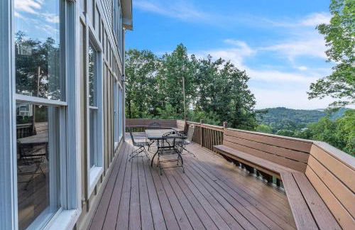 The Retreat at Wildwood - Hot Tub Theater & Deck - Foto 62