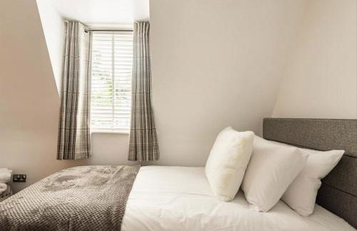 Modern contemporary home in beautiful setting - Foto 66