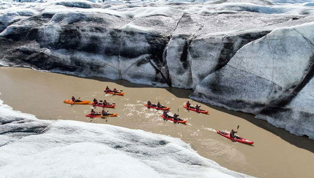 In kayak al ghiacciaio Vatnajökull