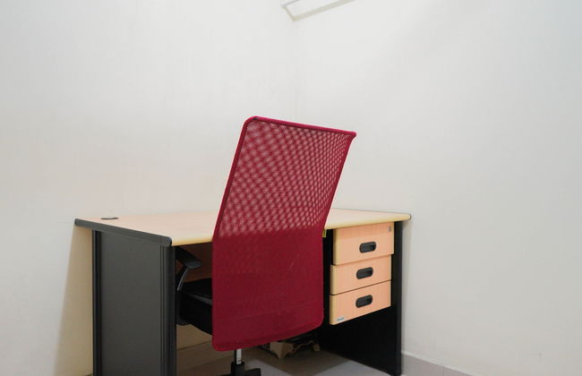 Elegant and Homey 2BR Hampton's Park Apartment - Photo 13