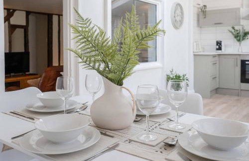 Prime Location - Southwold Gem - Sleeps 8 - Whole Cottage - Photo 20