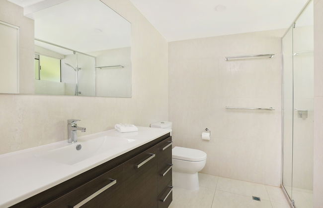 Coral Beach Noosa Resort - Photo 33