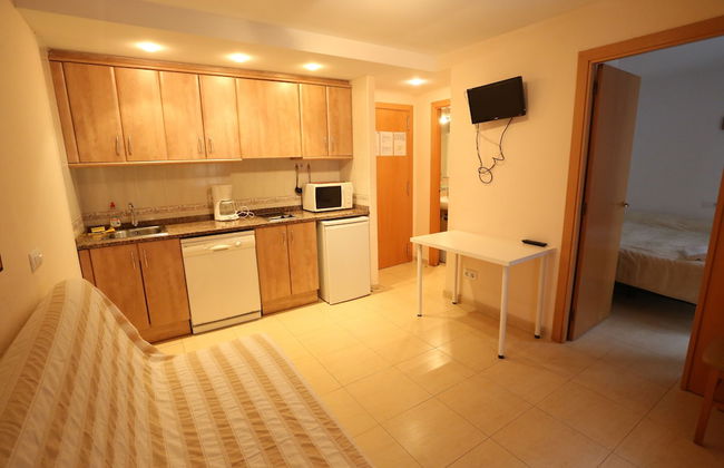 Royal Inn Aparthotel - Photo 25