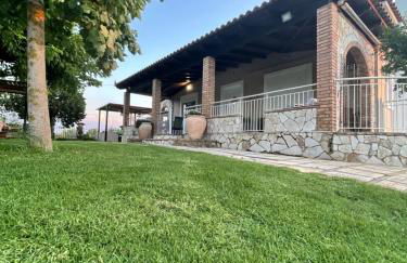 Mama’s Sunshine Garden Villa - Photo 1