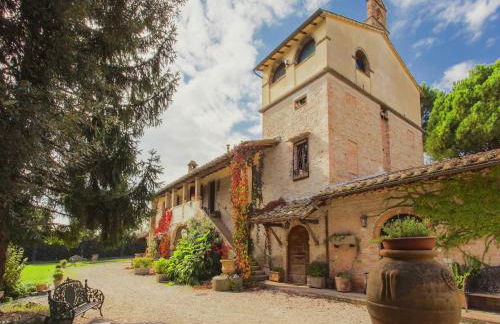 Farmhouse in Marsciano with vineyards olive groves - Foto 53
