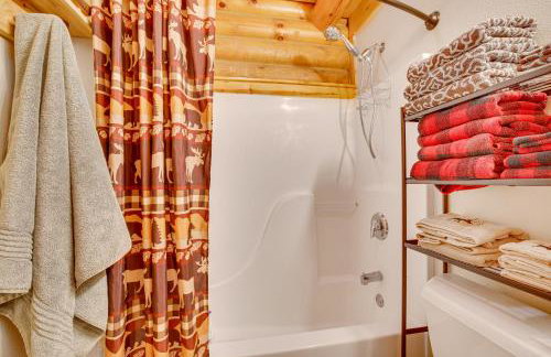 Merrillan Cabin with Fire Pit Less Than 1 Mi to Lake Arbutus - Foto 15