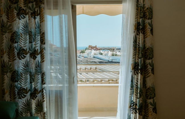 Seaview Splendor 2 Bedroom Modern Comfort - Photo 15