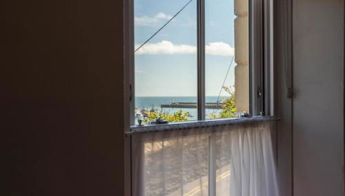 Fabulous 2 Bed Cottage - Outstanding Sea Views - Foto 2