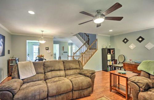 Burke Family Home with Deck and Easy City Access! - Foto 5