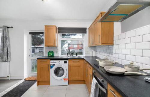 Spacious 4-Bedroom Family Home near Wembley - Foto 10
