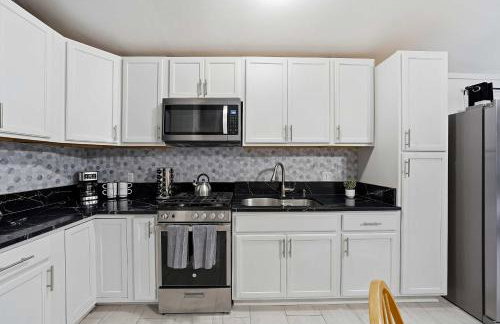 4BR Family Retreat with Hot Tub Games & Fire Pit - Foto 31