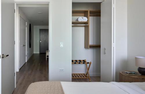 Lux Apts with Lake Views and Top Amenities - Foto 73