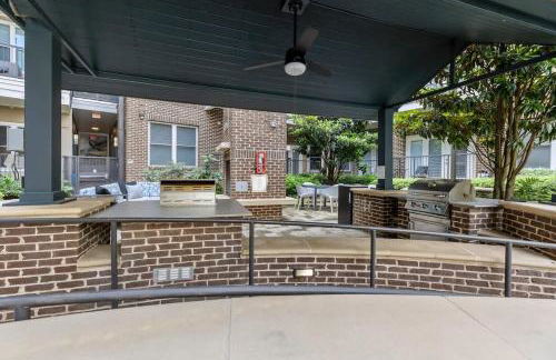 Beautiful 1BD - 5Min DT, Gym, Parking, W-D - Sleeps 6 - Foto 23