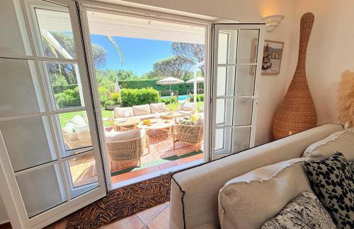 Villa climatisée, Golfe Saint Tropez, 12 pers, 4 suites, Piscine chauffée, Hammam, Spa, Billard, Pétanque, Wifi professionnel haut débit - Photo 36