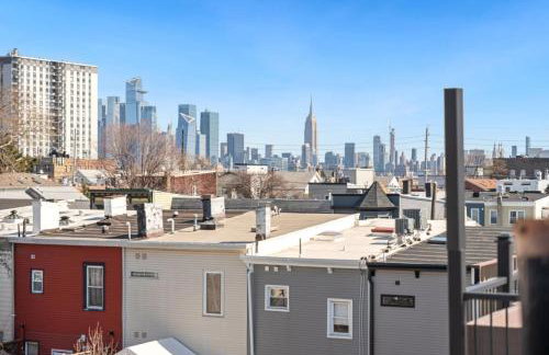 NYC Skyline Views • Near Times Sq • Rooftop Deck - Foto 1