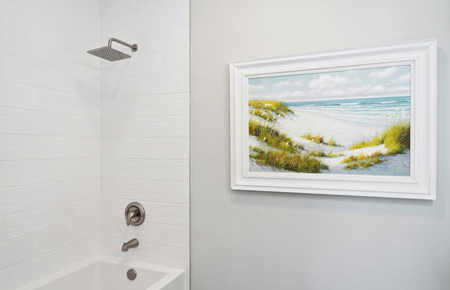 Oceanfront w/ Pool, Panoramic Deck Views, 5bdr Folly Ocean Breeze by Avantstay - Foto 26