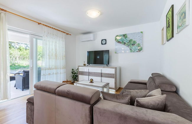 Large Holiday Home With Swimming Pool - Foto 14