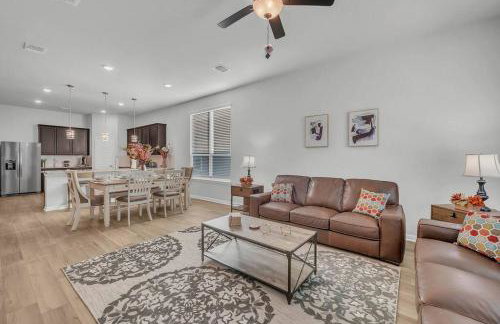 Luxury Retreat in Serene Surroundings, 4 Bedrooms Corporate House, Entire house with full amanities, Convenient location Near Medical Centers and Downtown - Foto 2