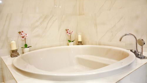 LUX CITYHALL + PARKING - Foto 3