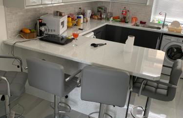 Entire 6 Bed 5 Star Luxury House FREE WiFi nice views - Foto 28