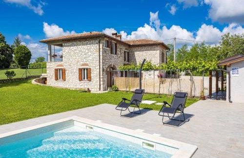 Charming Villa with Pool - Foto 1