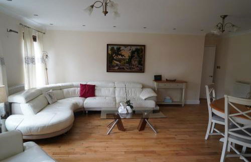 Central Woking - Photo 12