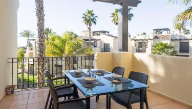 Ático de 2 dormitorios con terraza y piscina en Roda Golf - Almyra - Foto 1