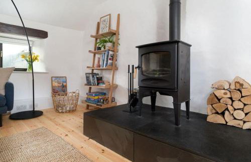 Naut Retreat, The Cart Lodge - Cosy cottage, walk to Porthcurno beach, Pedn Vouder & Minack Theatre - Photo 10