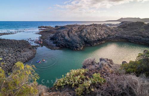 CASA AGATHA - 3 terraces, AC, tv channels, 2 bedrooms & bathrooms, heated pool - Foto 43