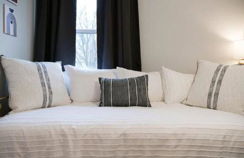 Family Friendly 4 BR Home Close To Downtown CLE! - Foto 34