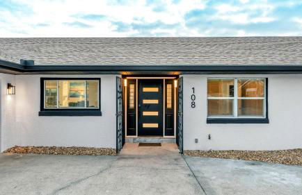 Lake, Pool, HotTub, Game Room, 8 Beds, Sleeps 17 - Foto 6