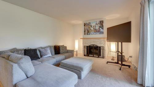 Jackson Home w/ Fire Pit & Yard: 3 Mi to Downtown - Foto 3