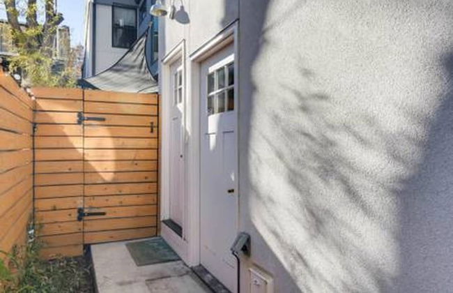 Blissful Abode in Lohi With Juliet Balcony - Foto 9