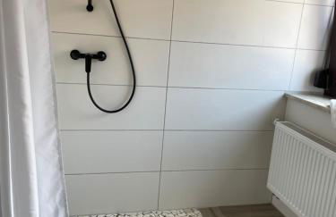 Kleine, aber feine Unterkunft mit direktem Waldzugang - Foto 4