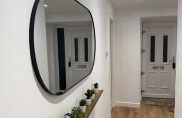 Luxury House, Great Location in Redditch - Contractors - Families - Groups - Relocators - Sleeps 9 - Foto 17