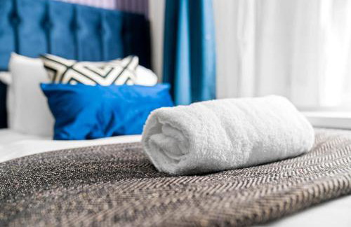 Stylish 3 Bedroom House - Garden - Pool Table - Parking 165M - Foto 39