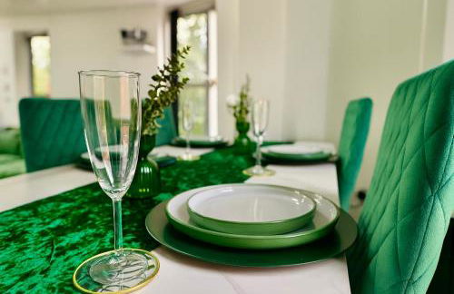 Cinema Lounge 2Bed Leeds City Centre FREE Parking - Foto 9