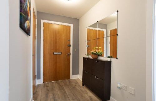 Vista Verde - Luxury City Penthouse 2BR - Sleeps up to 6 - Parking - Photo 57