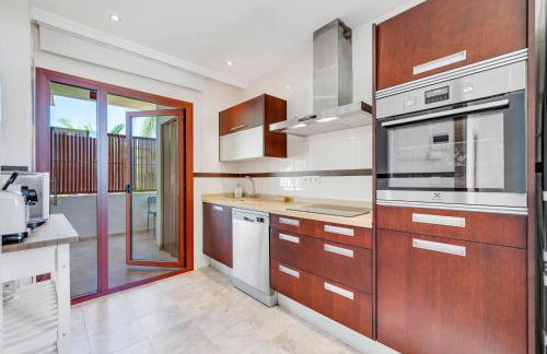 Villa Serena Marbella - Luxury villa with pool & sea views - Photo 14