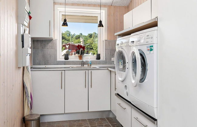 10 Person Holiday Home in Farevejle - Foto 8