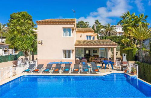 Villa Angela Flores by Villa Plus - Photo 1