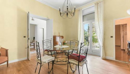 Les Bellevue Cité "3 Apartments, 1 with Garden & Private Parking, Aircon, WiFi, Free Public Car Park, 1 km from Cité" - Foto 5