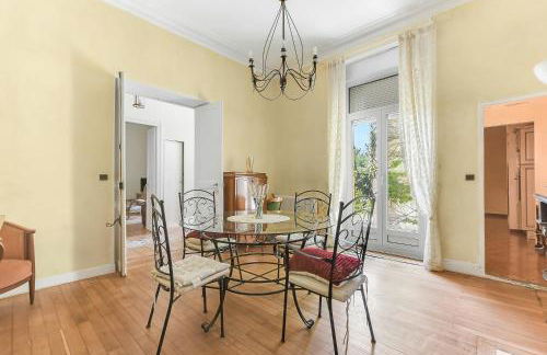 Les Bellevue Cité "3 Apartments, 1 with Garden & Private Parking, Aircon, WiFi, Free Public Car Park, 1 km from Cité" - Foto 5