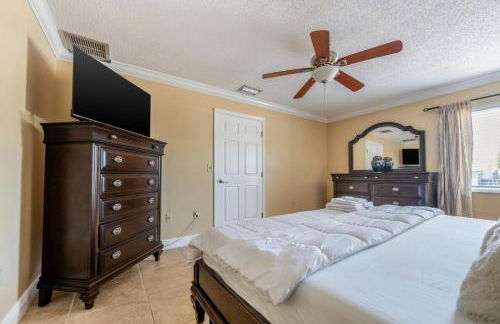 Renovated 3BR Dog Friendly Pond View W/D - Foto 50