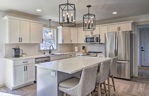 Retreat with Deck about 9 Mi to Downtown Springfield - Foto 2