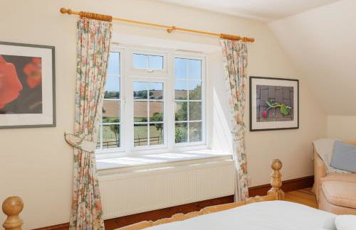 Rookley Farm Lodge Charming Manor Pool House with Heated Pool, Tennis Court & Gardens - Isle of Wight Rural Countryside Escape - Foto 32