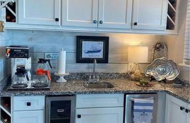 Bay Bliss - Private Beachfront Home with 180° Views & Hot Tub! - Foto 17