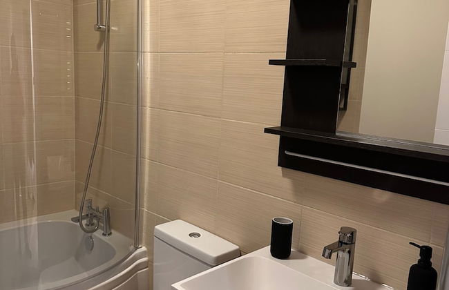 Renovatedapartmentsleeps4-freeparking-tv - Foto 9